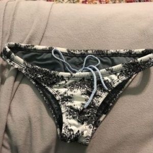 Rare Jolyn European Bottoms Size Small